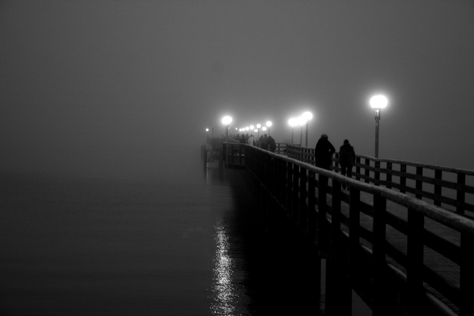 Seebrücke im Winter