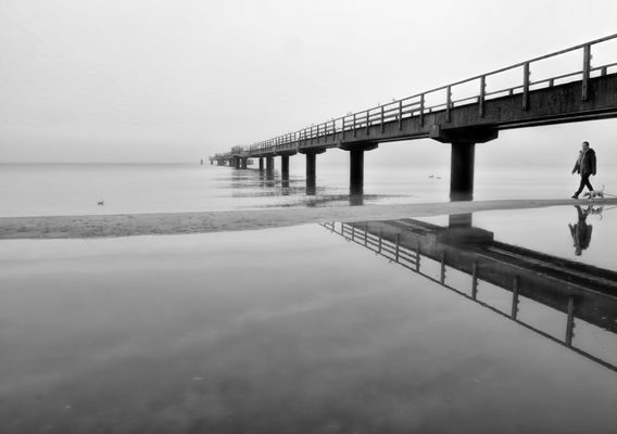 Seebrücke in Ahlbeck im Nebel 