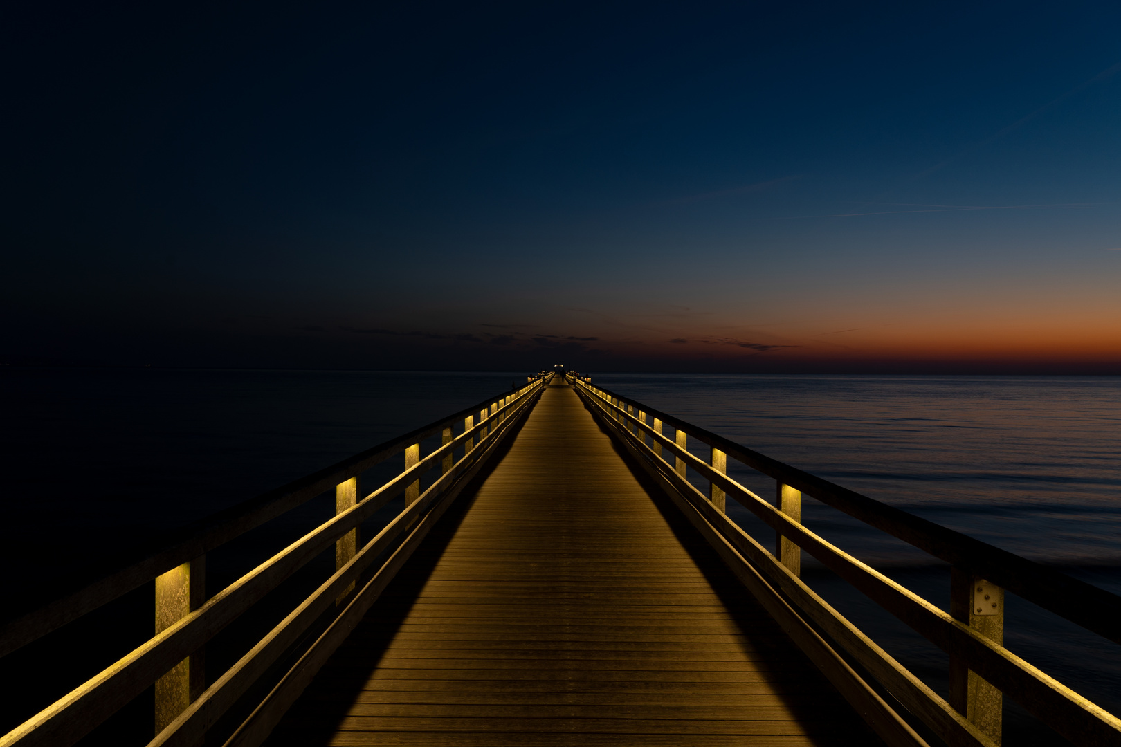 Seebrücke in Binz bei Sonnenaufgang