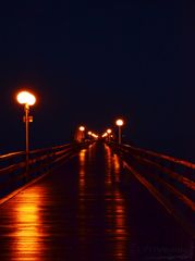 Seebrücke in Grömitz bei Nacht
