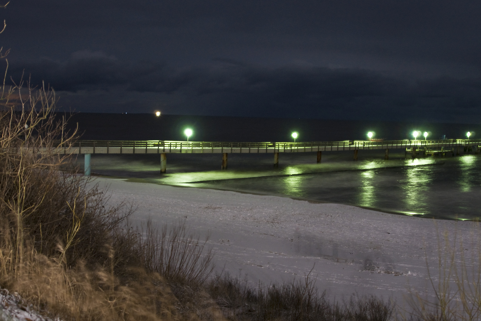 Seebrücke in Koserow bei Nacht