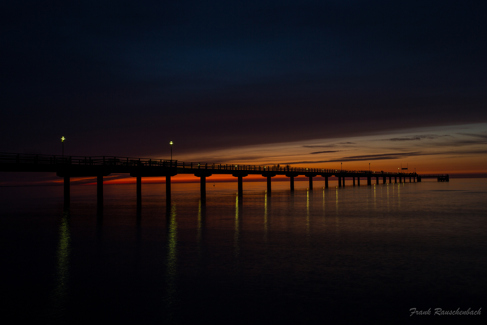 Seebrücke Prerow in der Nacht