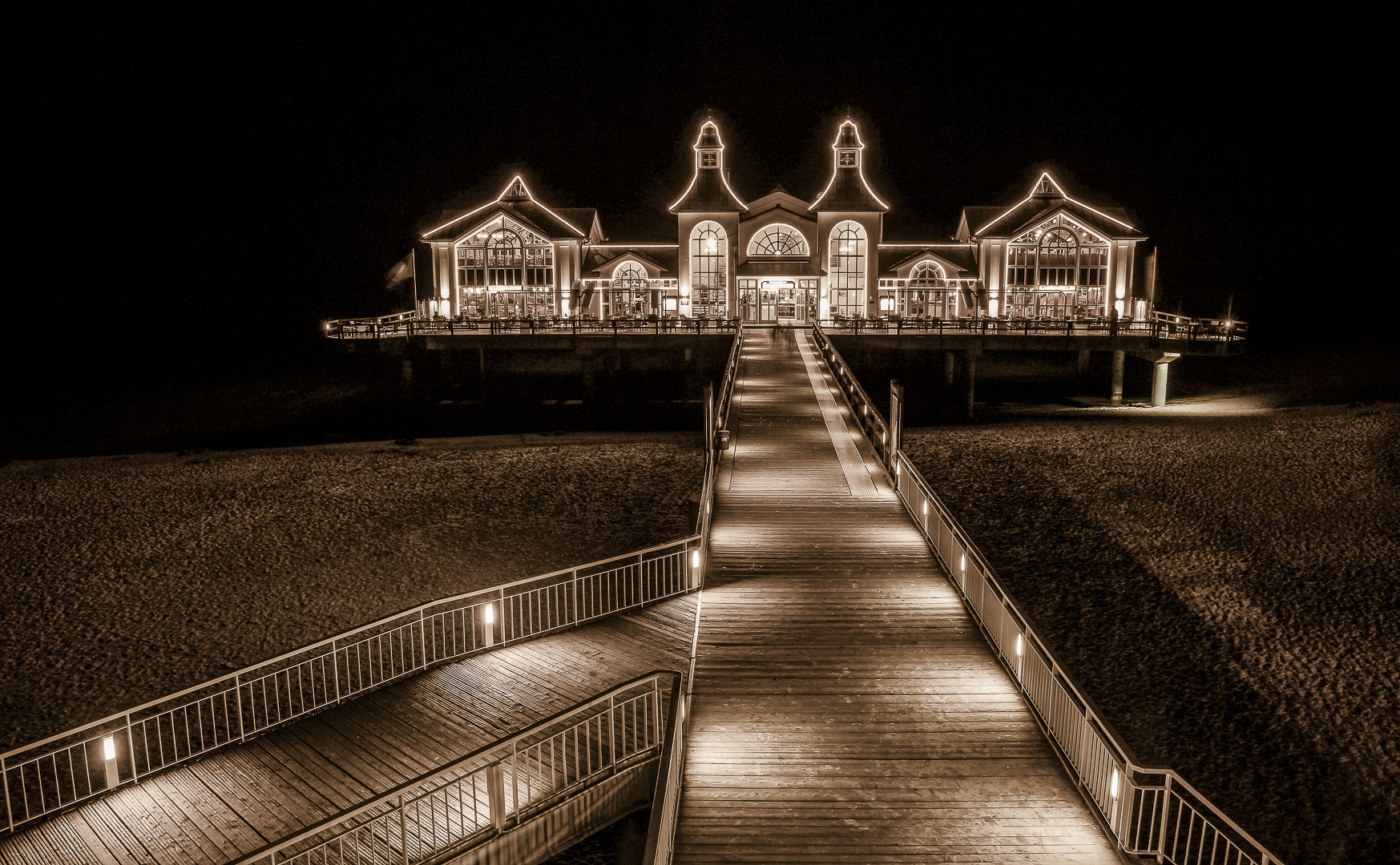 Seebrücke Sellin bei Nacht