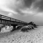 Seebrücke über den Dünenstrand