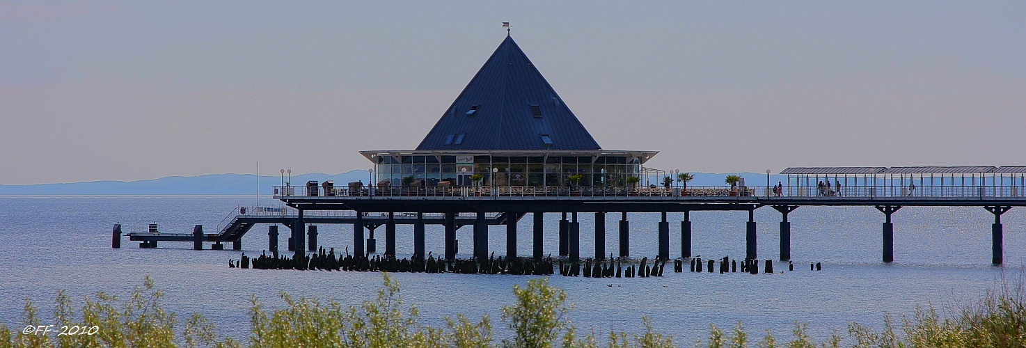 Seebrücke von Heringsdorf (Usedom): Teilansicht Bereich Restaurant