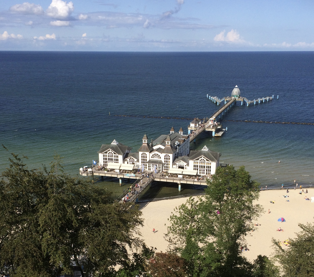 Seebrücke von Sellin auf der Insel  Rügen 