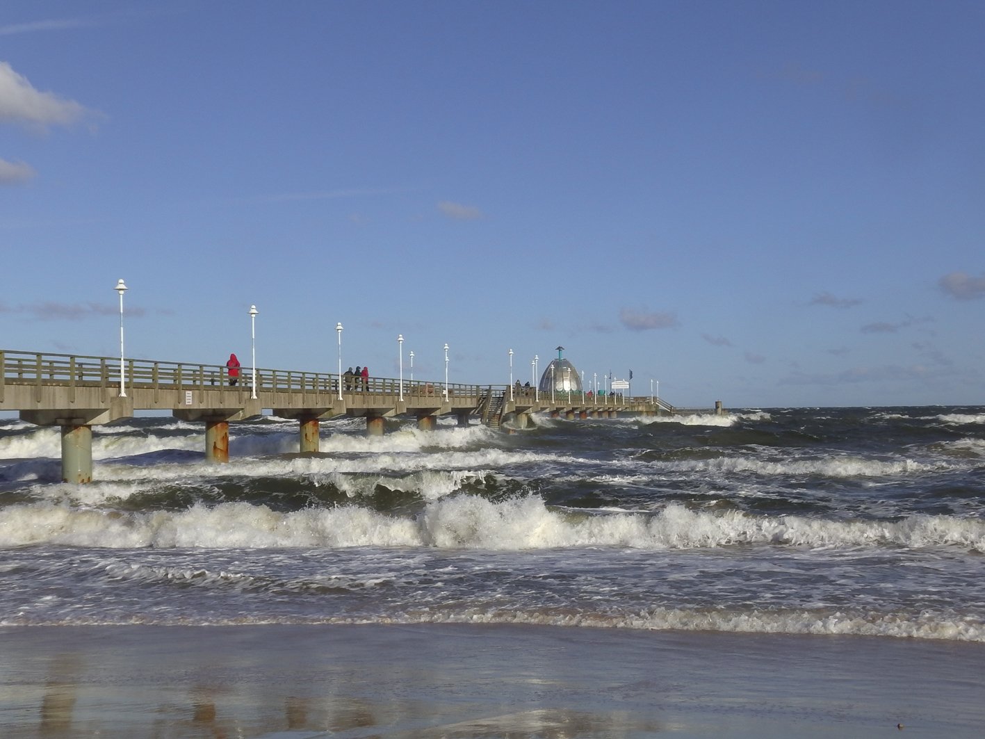 Seebrücke Zinnowitz Foto & Bild | wetter, ostsee, sturm Bilder auf ...