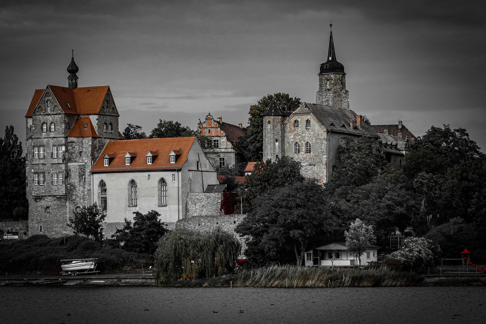 Seeburg, Blick auf See, Schloss und Kirche