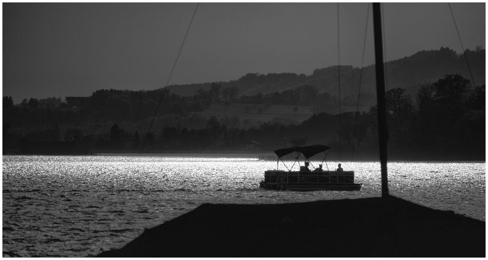 Seefahrt im Abendlicht