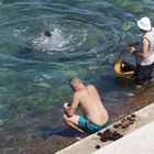 Seeigel-Taucher am Strand von Barcelona