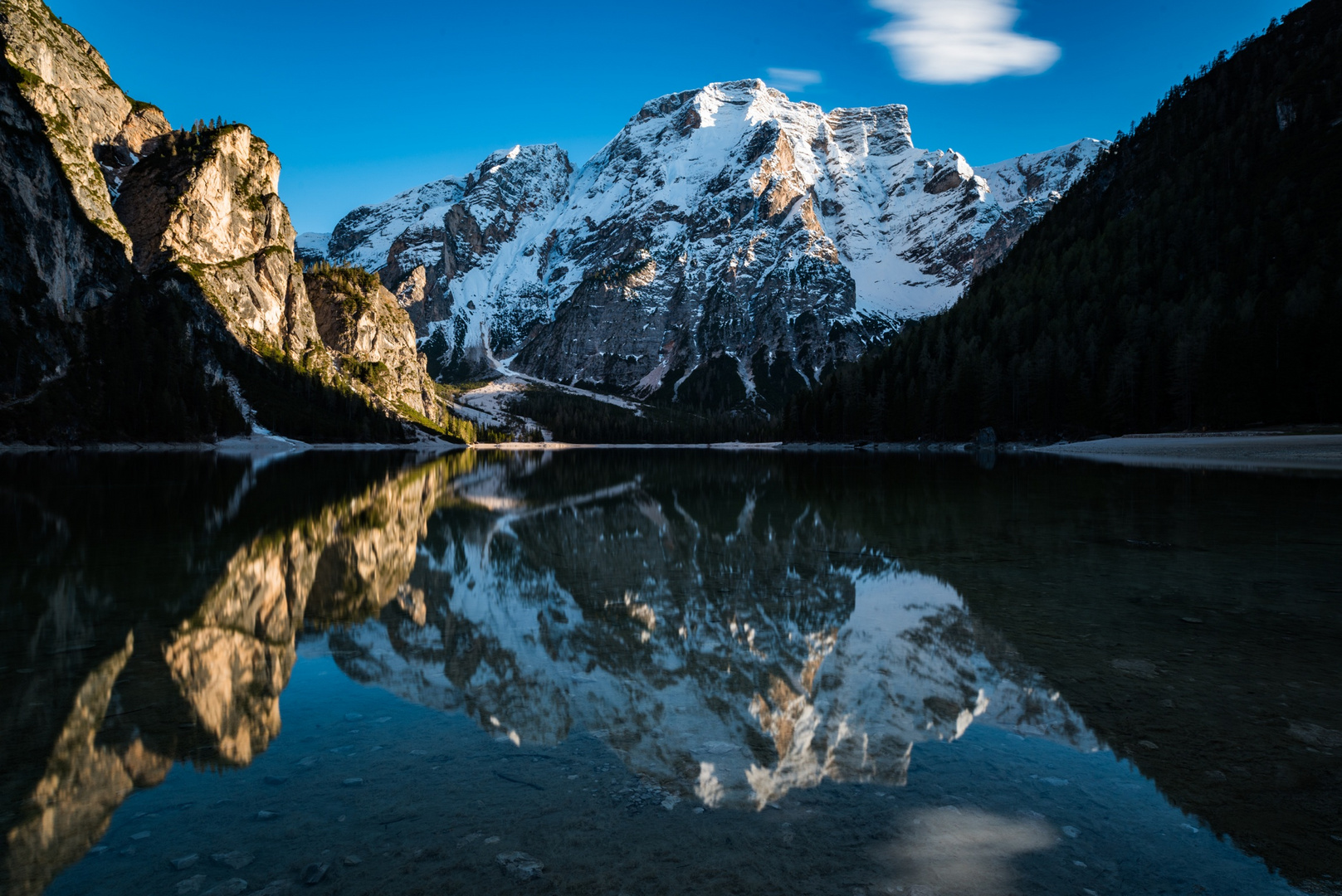 Seekofel mit Spiegelung am Pragser Wildsee