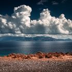 Seelandschaft mit einer riesigen Wolkenformation