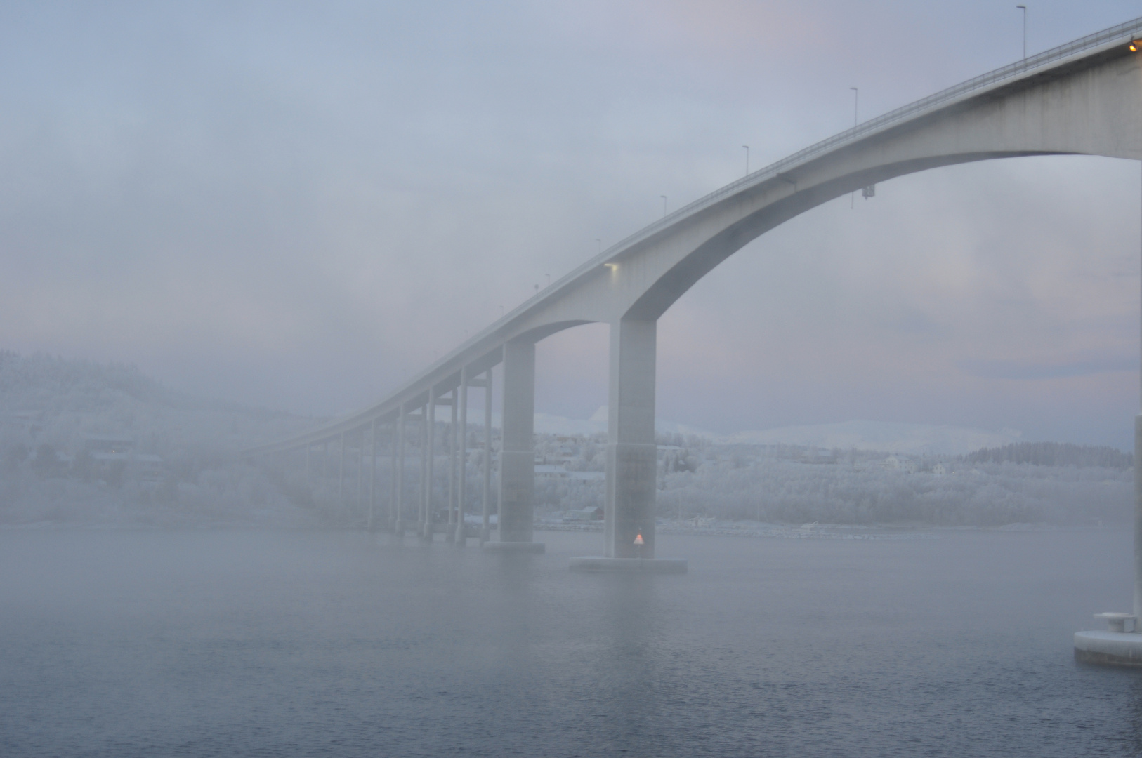 Seenebel - Gisundbrücke Finnsnes