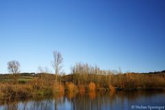 Seenlandschaft der Weser im Spätherbst