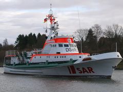 Seenotkreuzer JOHN T. ESSBERGER auf dem Nord-Ostsee-Kanal