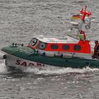 Seenotretterbeiboot eilt zur Taucherrettung