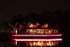 Seepavilion im Westfalenpark bei Nacht