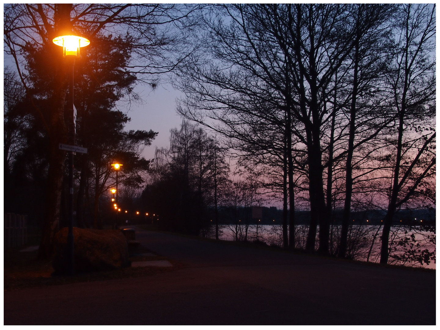 Seepromenade am Abend