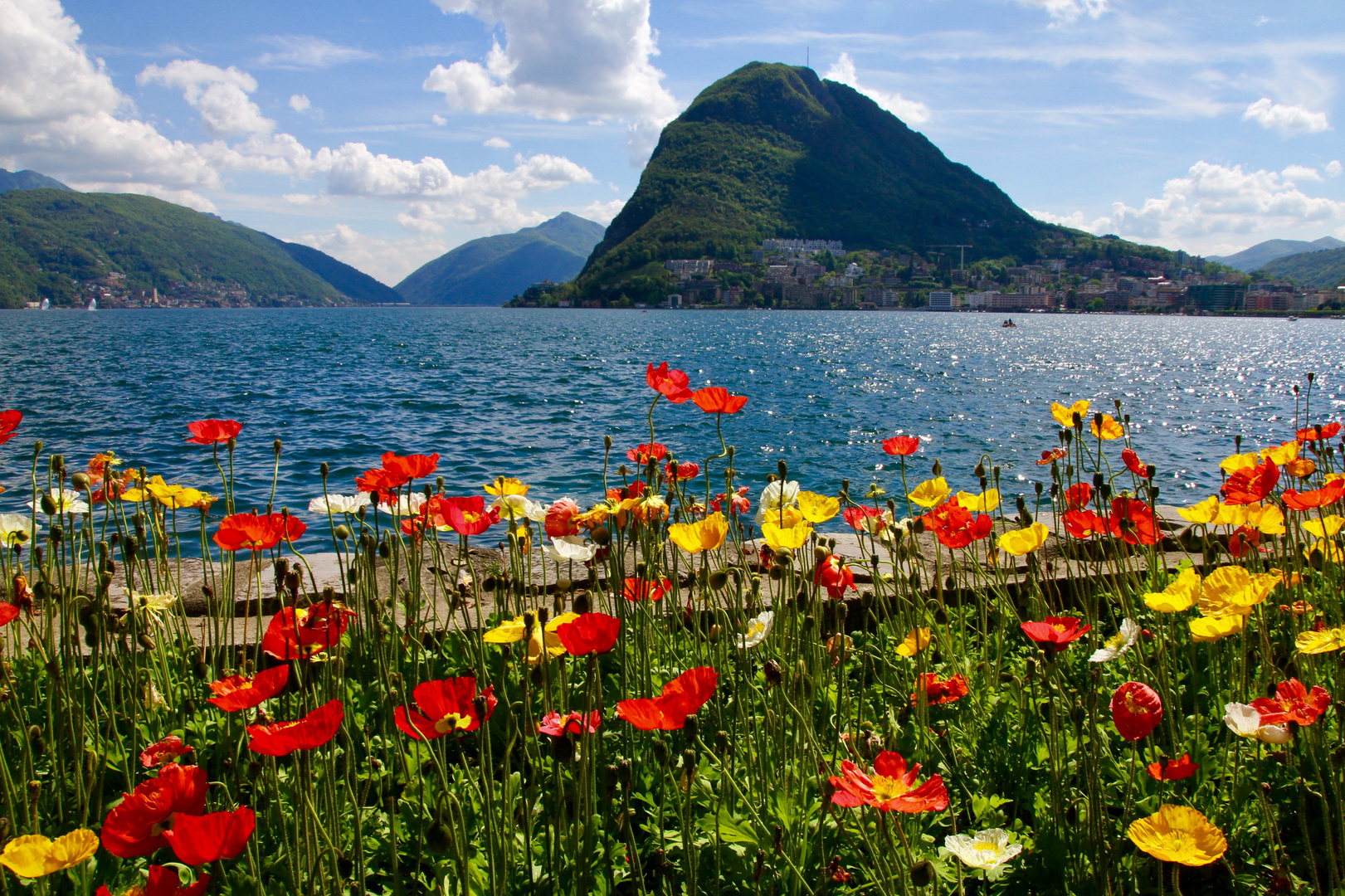 Seepromenade im Frühling