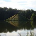 Seepyramide im Landschaftsgarten von Schloss Branitz