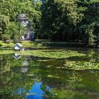 Seerosenteich mit engl. Pavillon im Park von Schloss Pillnitz