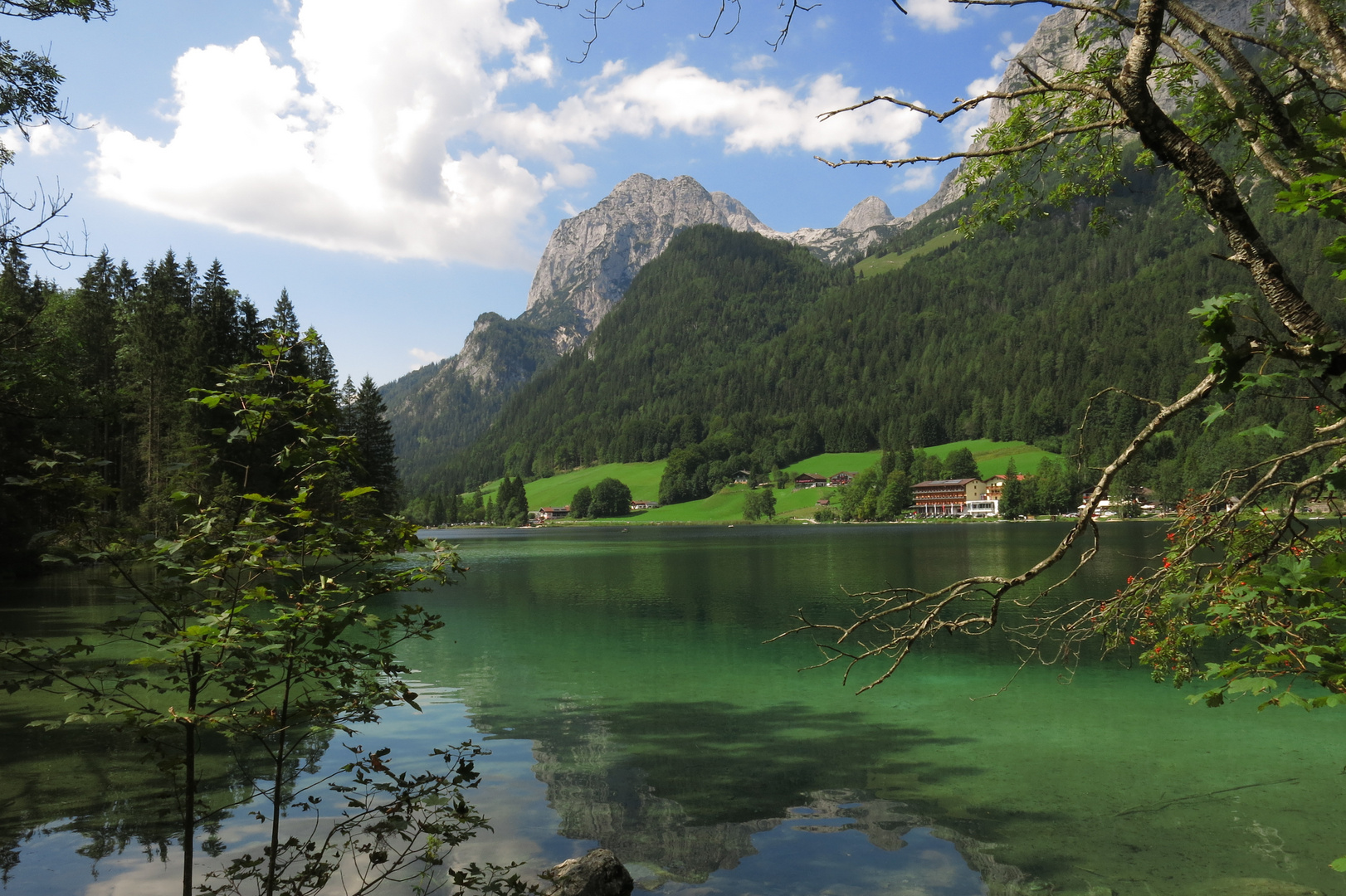 Seespiegelung am Hintersee bei Berchtesgaden