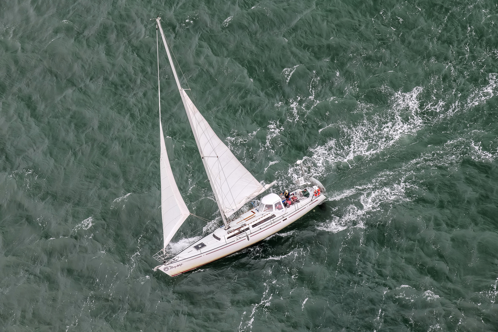 Segelboot an der Golden Gate Bridge