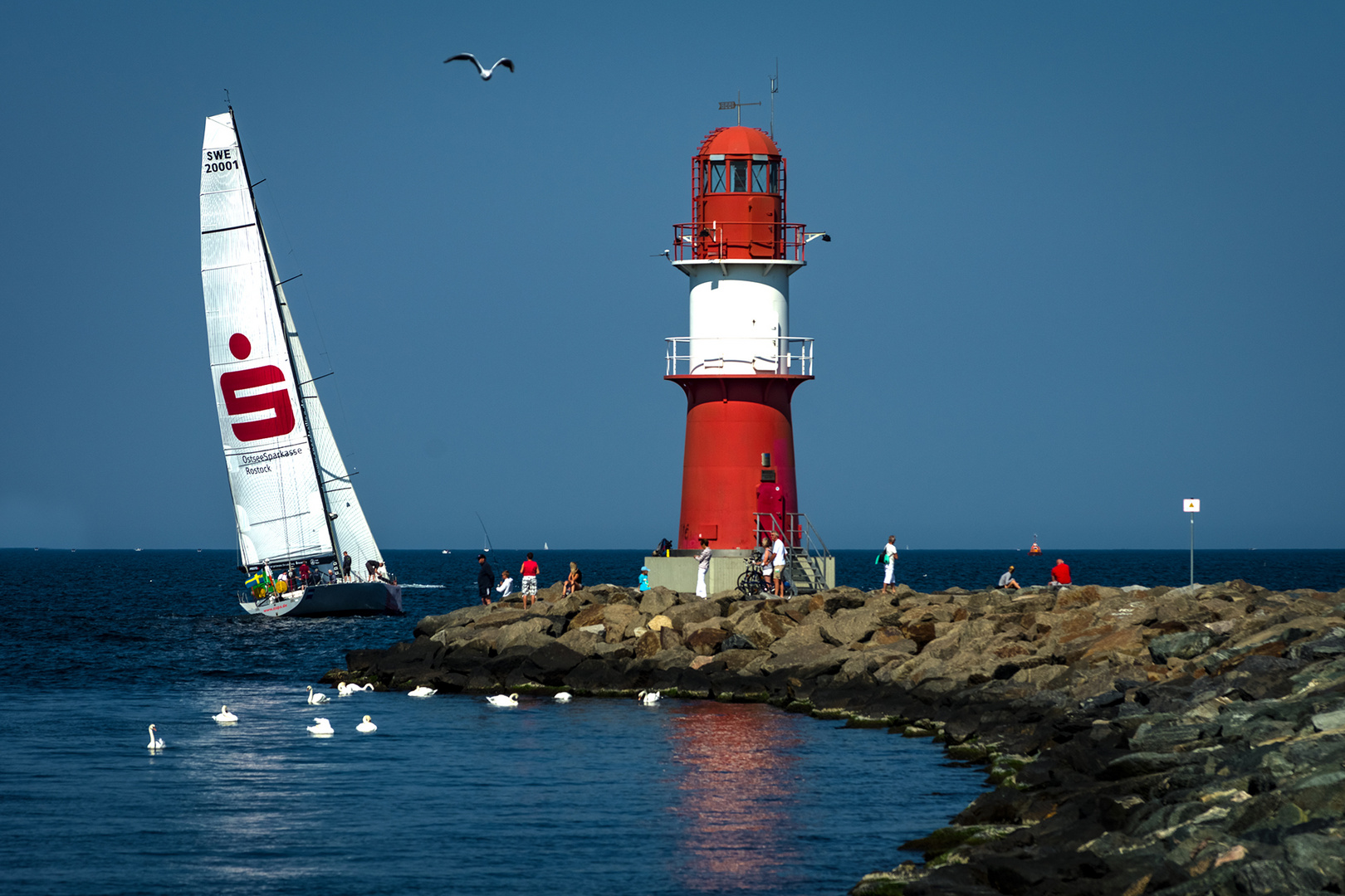 Segelboot an Mole