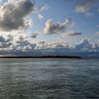 Segelboot im Abendlicht