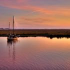 Segelboot im Abendrot