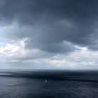 Segelboot im aufkommenden Gewitter