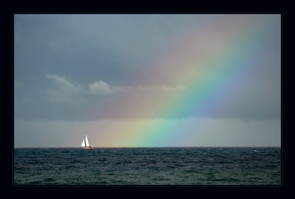 [ Segelboot - Regenbogen - Atlantik ]