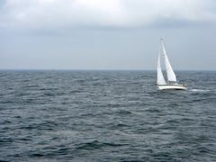 Segelboot vor Helgoland