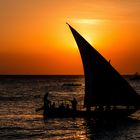 Segelboot vor Sonnenuntergang auf Zanzibar