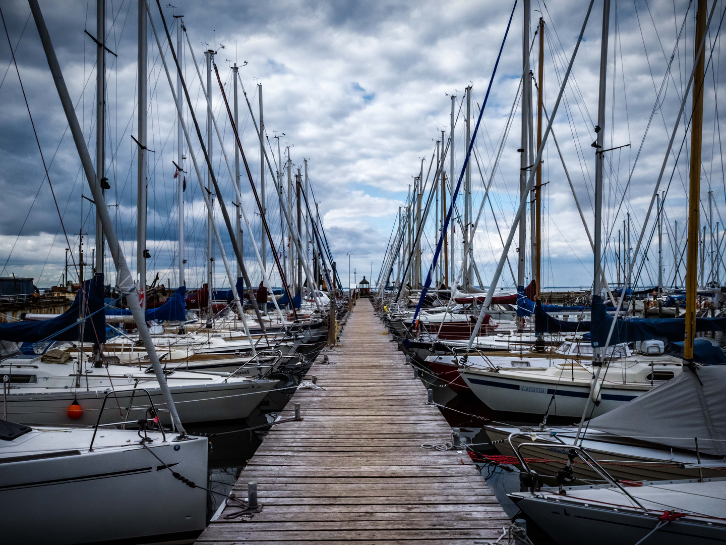 Segelboote an der Marina von Wackerballig