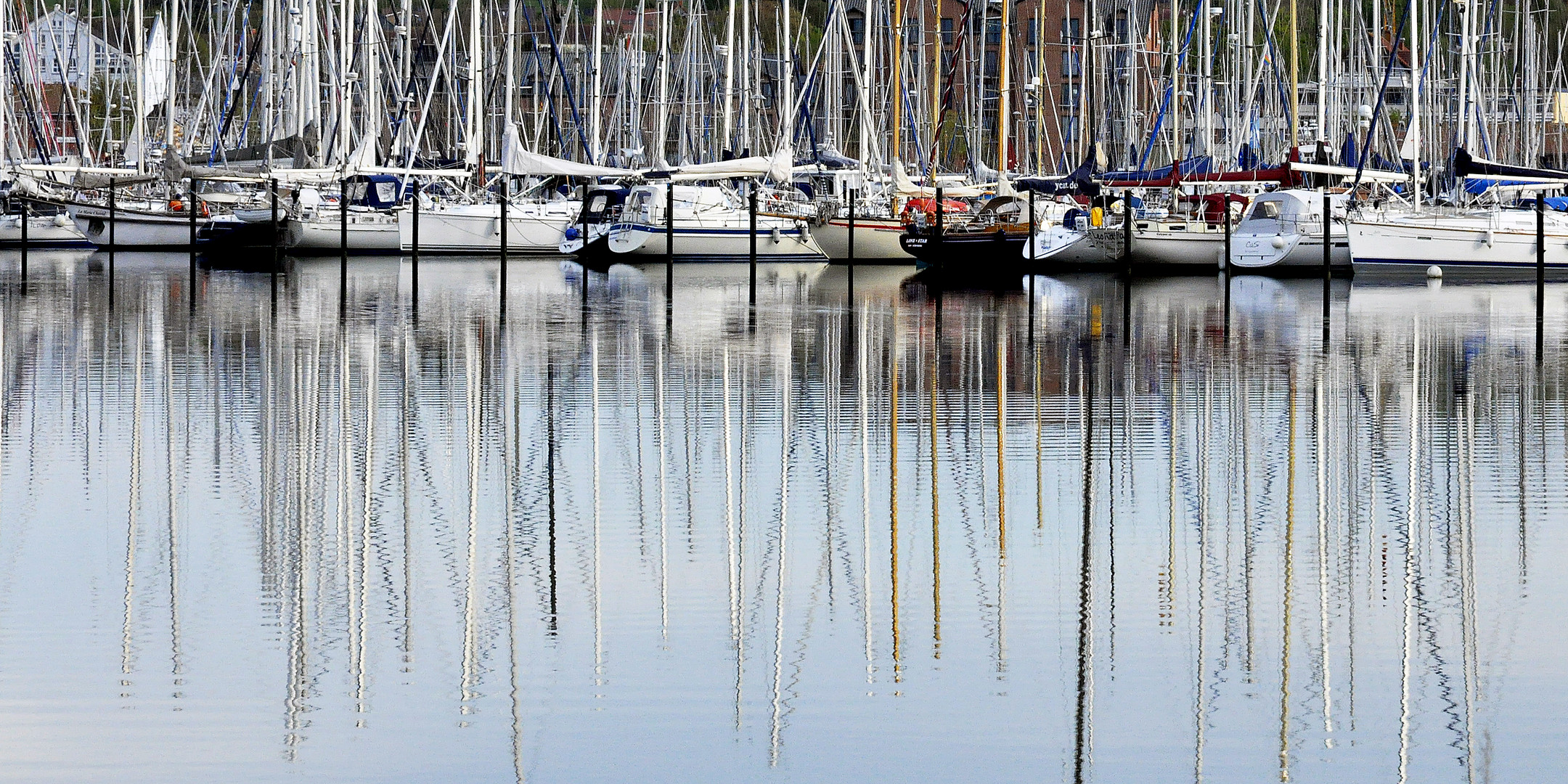 Segelboote im Hafen 