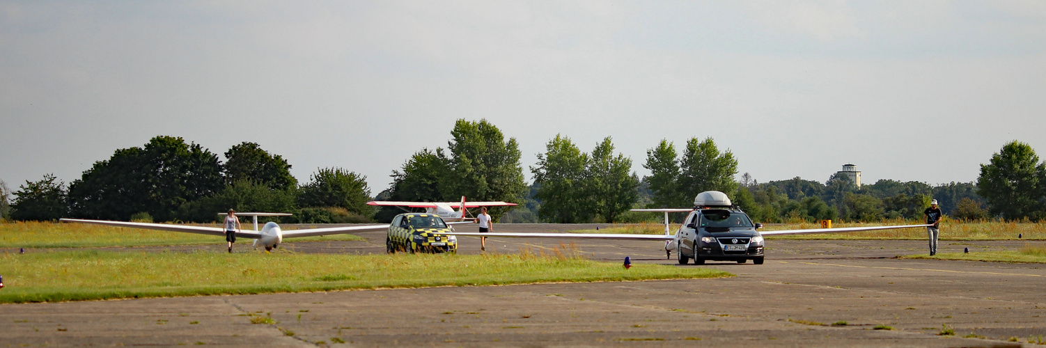 Segelflieger beenden den Flugtag