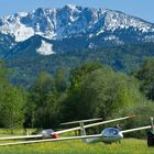 Segelflugzeuge vor der Benediktenwand