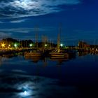 Segelhafen bei Nacht