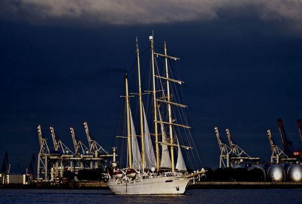 Segelkreuzfahrtschiff ,, STAR FLYER ''