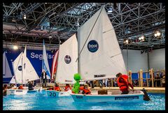 Segeln - erste Versuche in der Messehalle