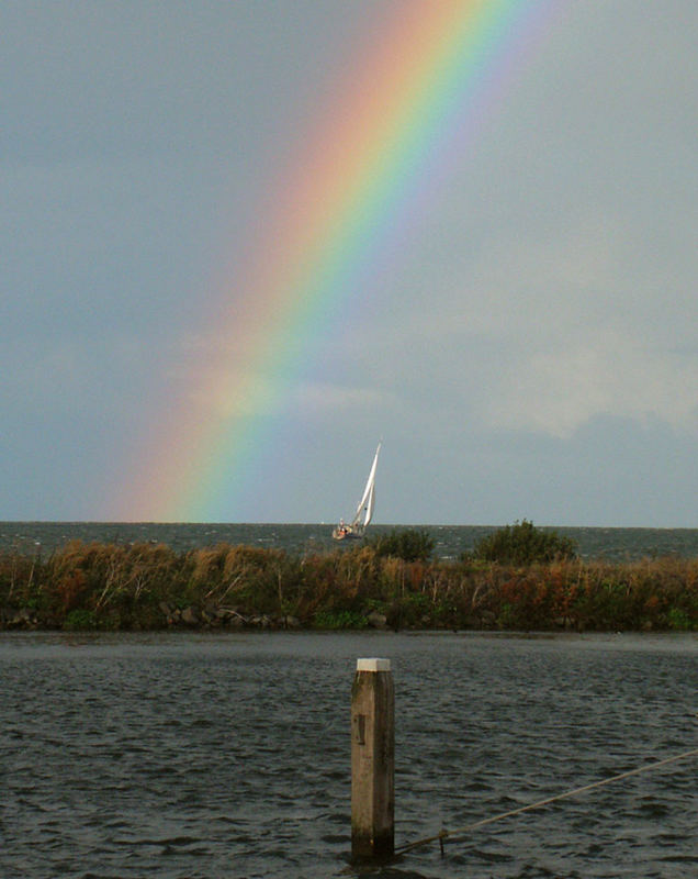 Segeln unterm Regenbogen