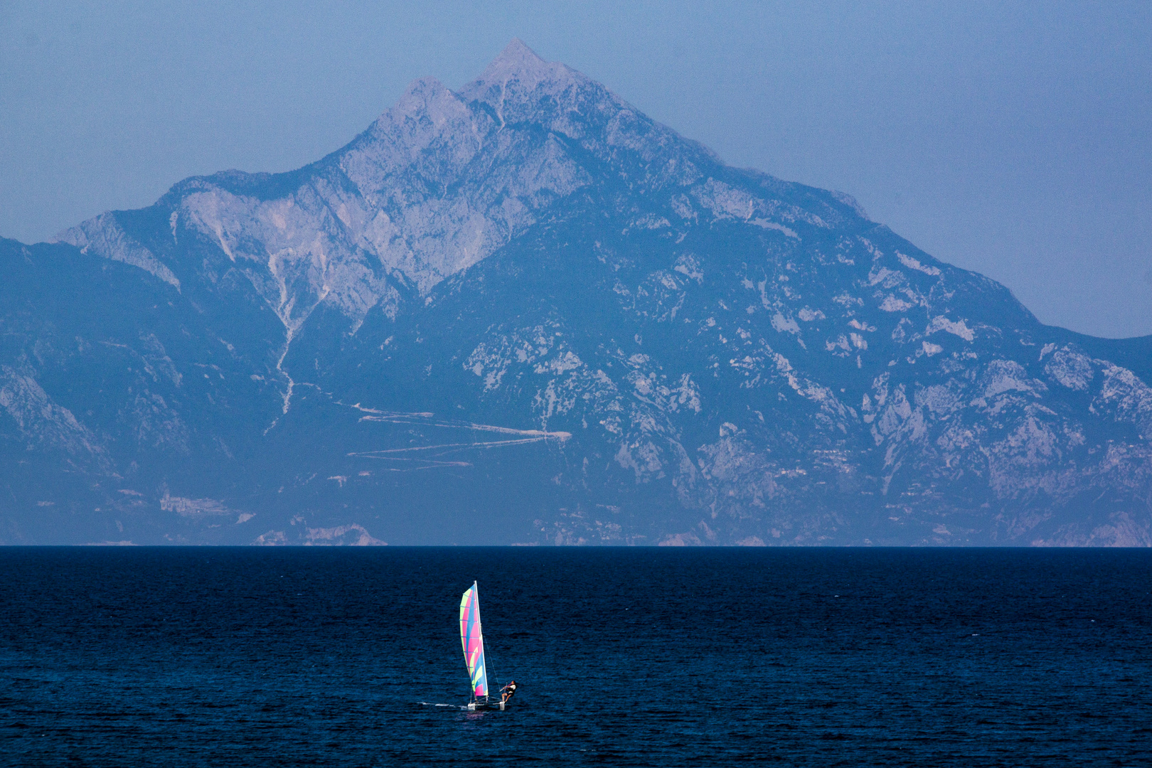 Segeln vor dem Berg