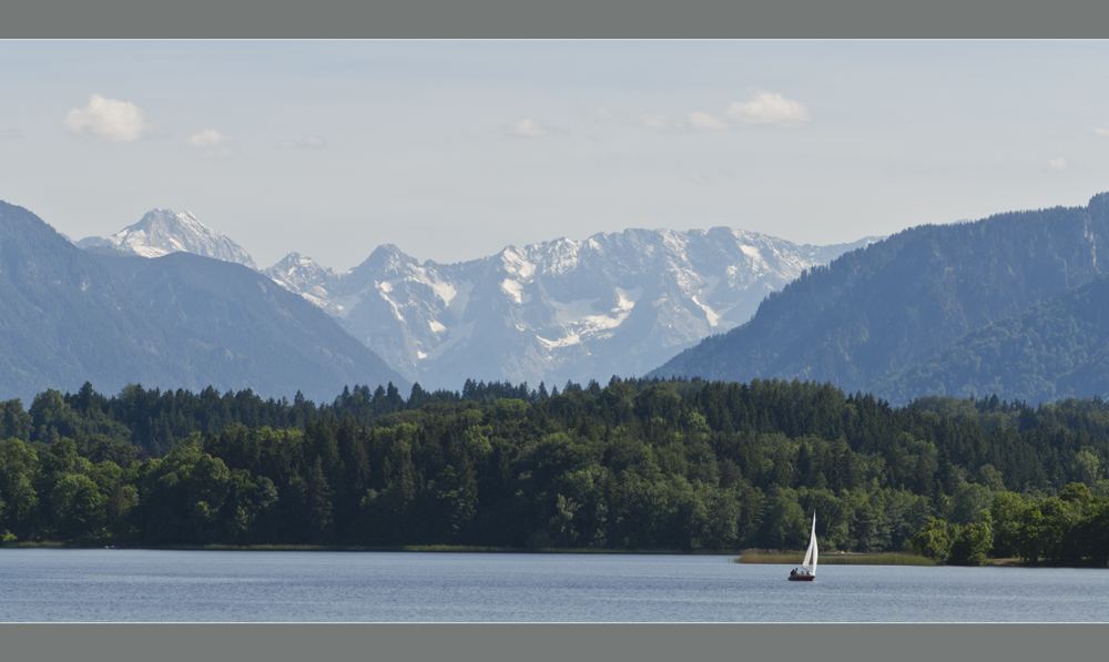 Segeln vor dem Wettersteinmassiv...