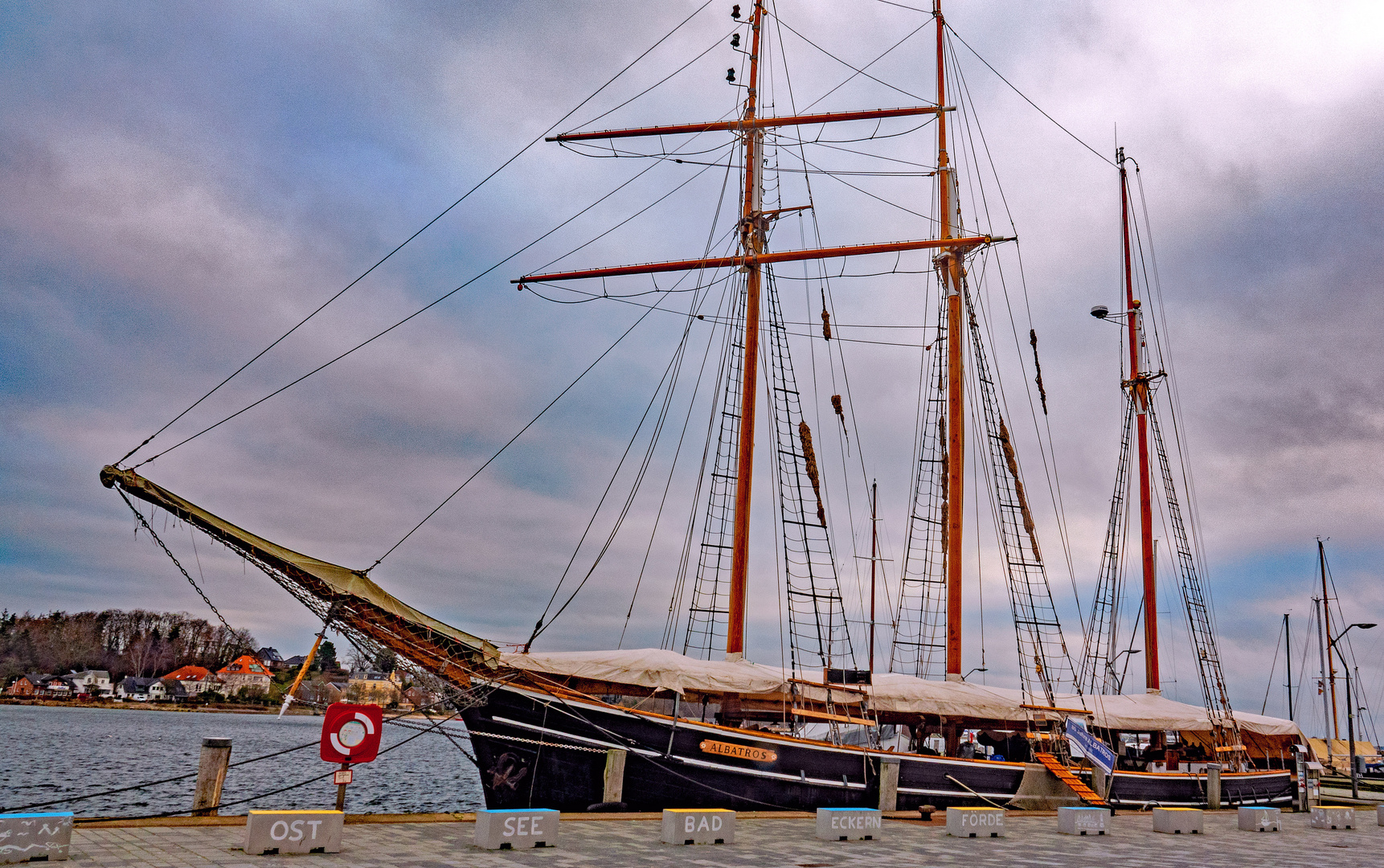 Segelschiff "Albatros" im Eckernförder Hafen