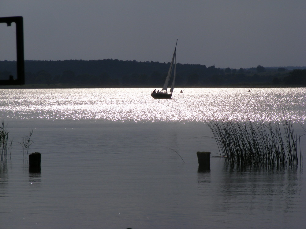 Segelschiff am Abend