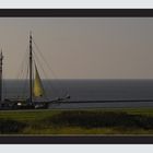 Segelschiff am Deich Husum