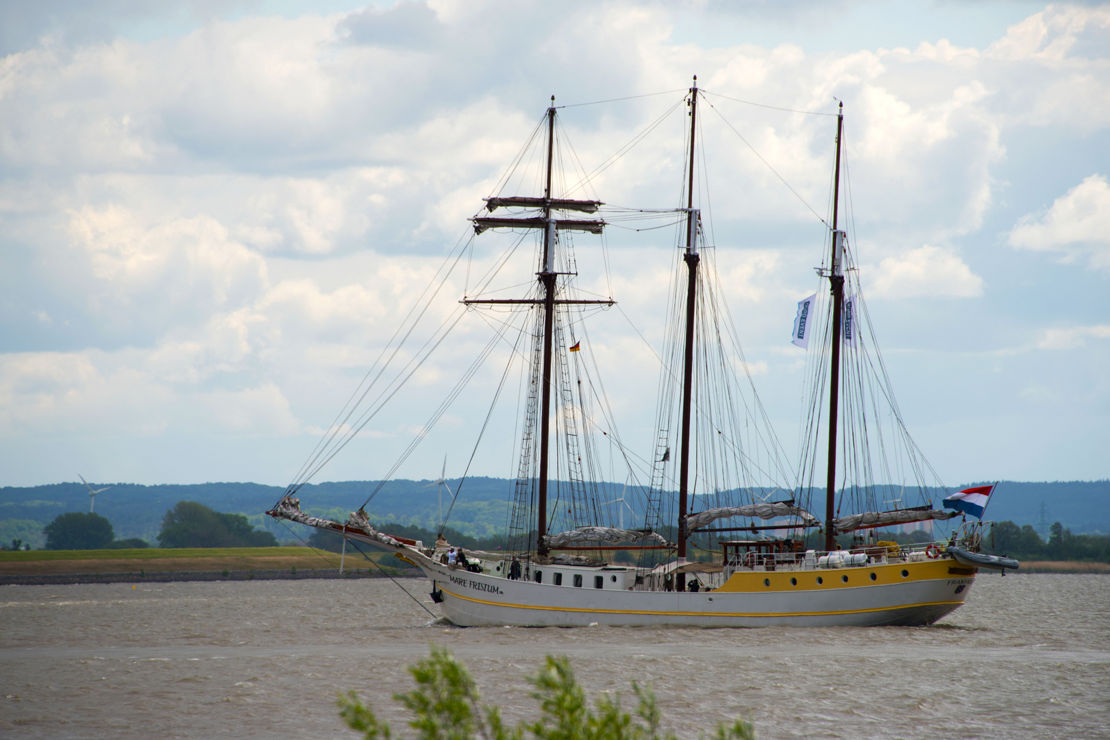 Segelschiff auf der Elbe