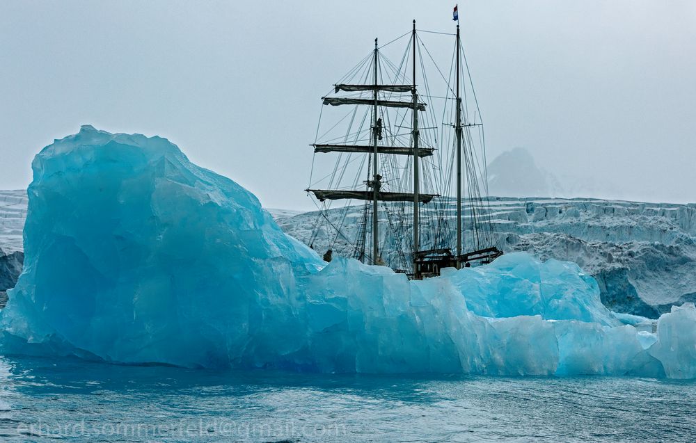 Segelschiff im Eis