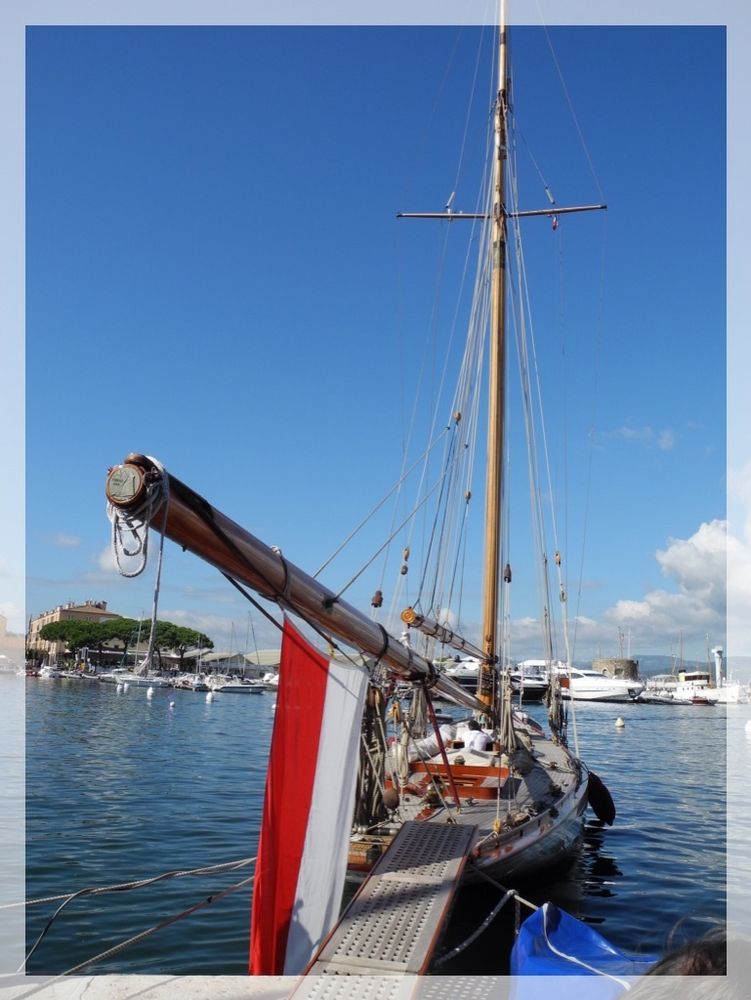 Segelschiff im Hafen